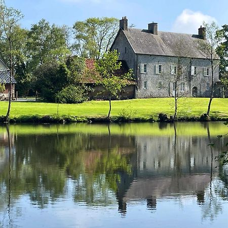Bed and Breakfast Domaine De L'Eau Partie Carentan Esterno foto