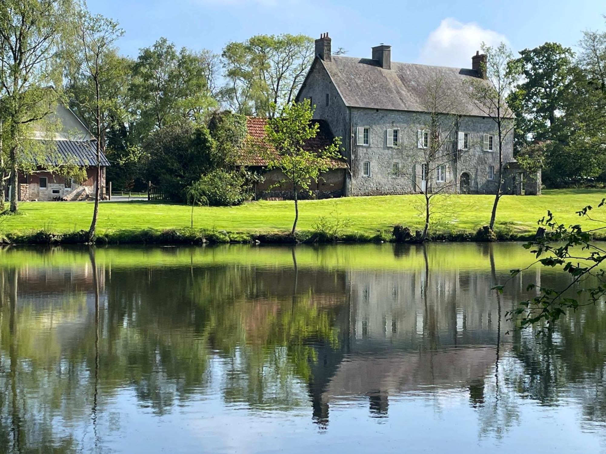 Bed and Breakfast Domaine De L'Eau Partie Carentan Esterno foto